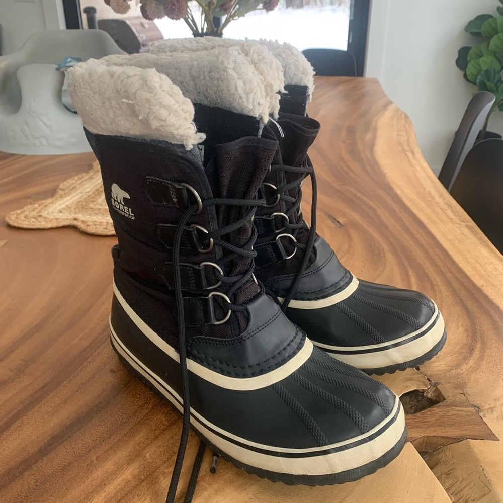 Sorel Black and White Insulated Boots
